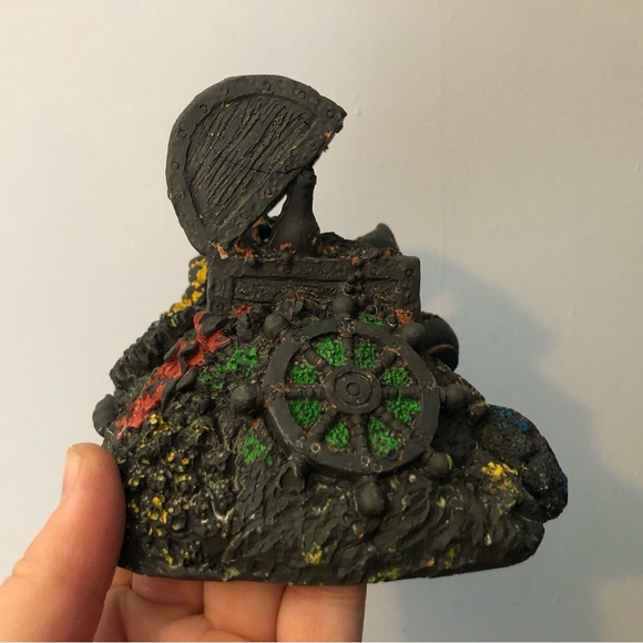 Fish Tank Decor - Picture 4 of 6